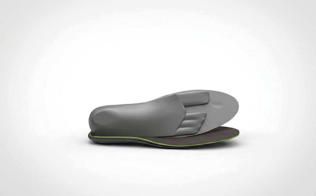 Bespoke 3D-printed orthotic shell with cushioned top cover